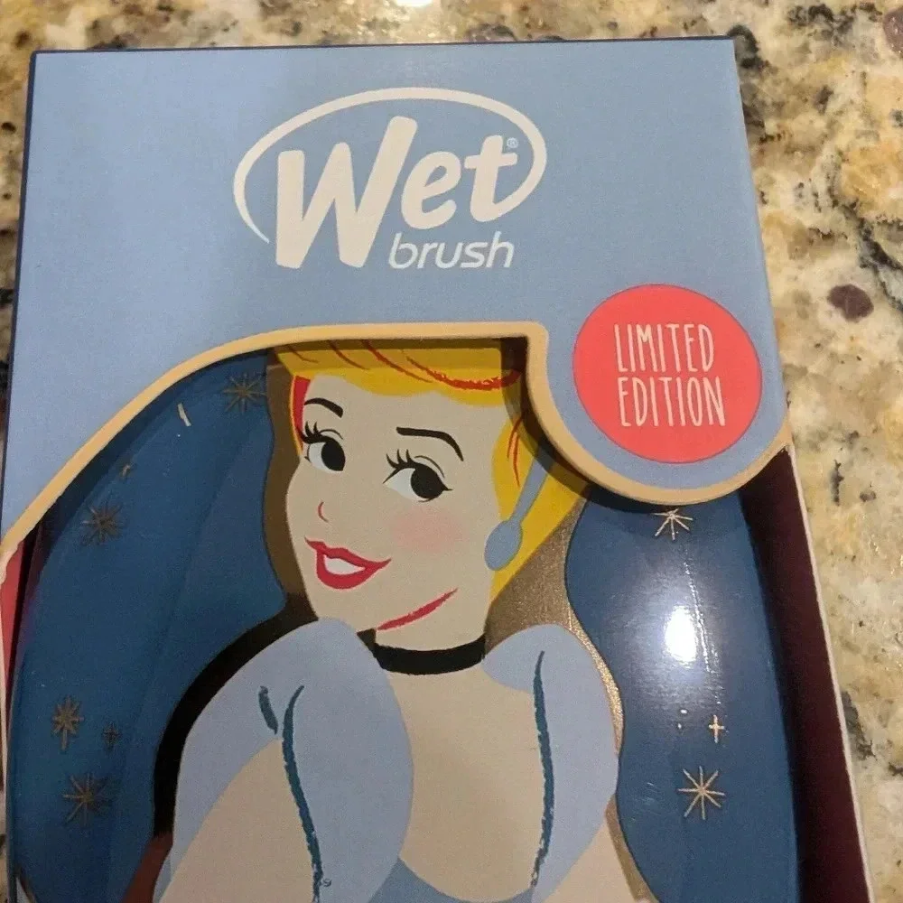 ⚡Wet Brush Original Detangler Brush Cinderella, Disney Princess limited